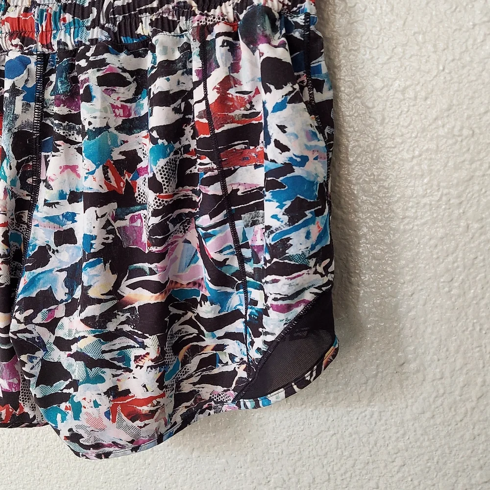 Lululemon Hotty Hot Short II Long 4" - Picture 6 of 7